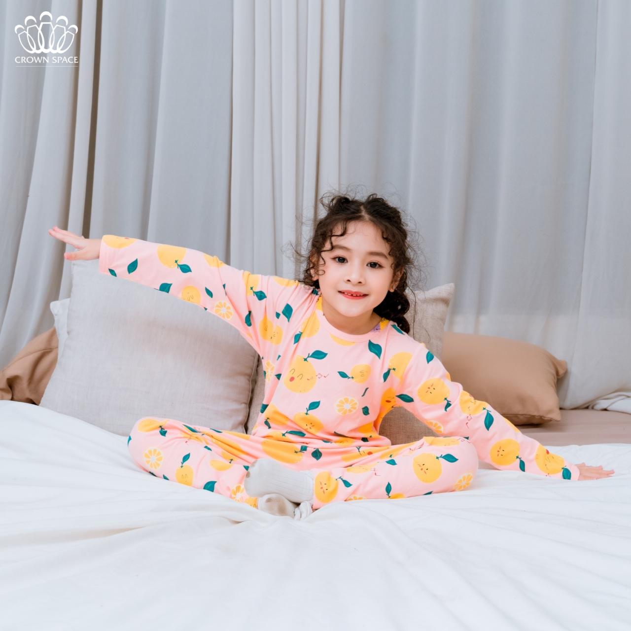 [🛒🇻🇳]Bộ Mặc Nhà Thu Đông Họa Tiết Trái Cam Dành Cho Bé Gái Crown Space CKGL5911823 Size 18 – 25Kg – Crown Kids , SKU – CKGL5911823.P.8 – crownspace.vn 🇻🇳🛒Top1Shop🛒 🇻🇳Top1Vietnam🇻🇳 🛍🛒🇻🇳