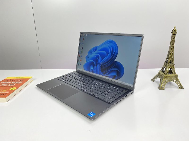 Dell Vostro 15 có màn hình tối ưu không gian làm việc