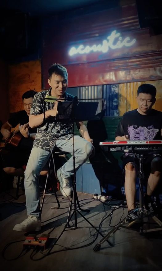 Khởi đầu của 1 tuần mới với nụ cười hạnh phúc của Chu.Kha Làn gió mát mẻ của mùa thu âu yếm làn da, mái tóc, bờ môi.. hoà cùng