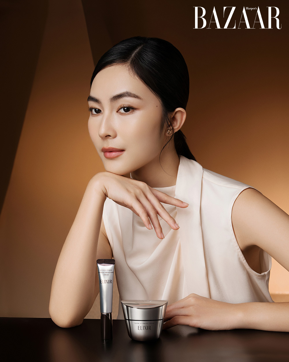 Helly Tống tại buổi shooting ra mắt Elixir Total V Firming Cream