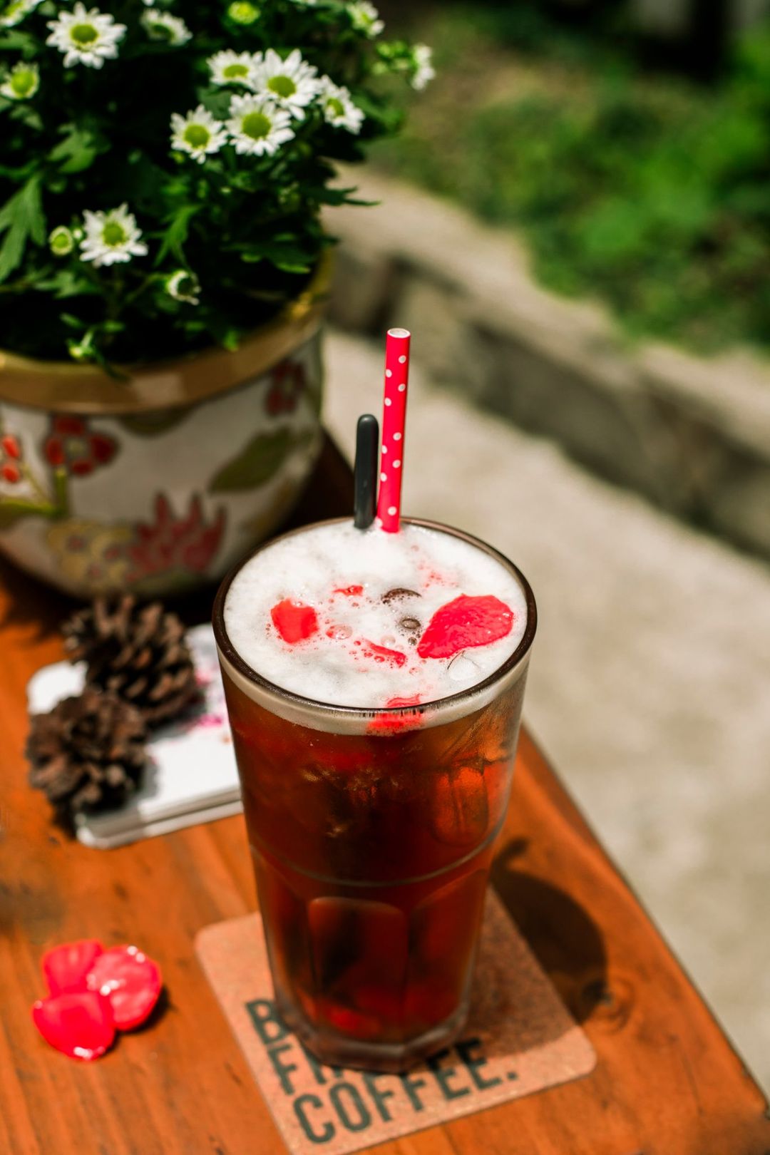 [☕️🇻🇳] Heaven H Coffee 🥤 Top1Coffee ☕️ Trứng rán cần mỡ bắp cần bơ
Yêu không cần cớ cần cậu cơ

Lãng mạn – Độc đáo – Đẹp ngỡ ngàng – Khác biệt – Duy nhất
#coffeesânthư , shares-38✔️ , likes-14K❤️️ , date-2020-07-07 09:51:13🇻🇳🇻🇳🇻🇳📰🆕