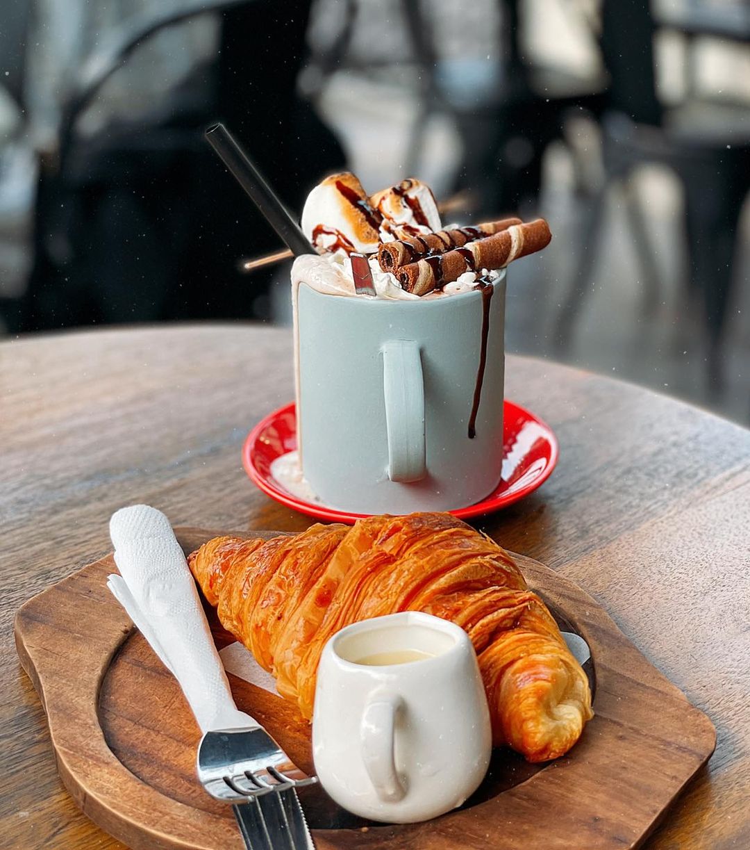 [☕️🇻🇳] 1976 Cà phê   🥤 Top1Coffee ☕️ Ước gì… __________________
 𝟭𝟵𝟳𝟲 𝗖𝗮̀ 𝗣𝗵𝗲̂
 23 Nguyễn Thị Minh Khai, Tp.Huế
 12 Hải Triều, Tp.Huế
#23nguyenthiminhkhai #10haitr , shares-0✔️ , likes-17❤️️ , date-2021-01-10 00:37:47🇻🇳🇻🇳🇻🇳📰🆕