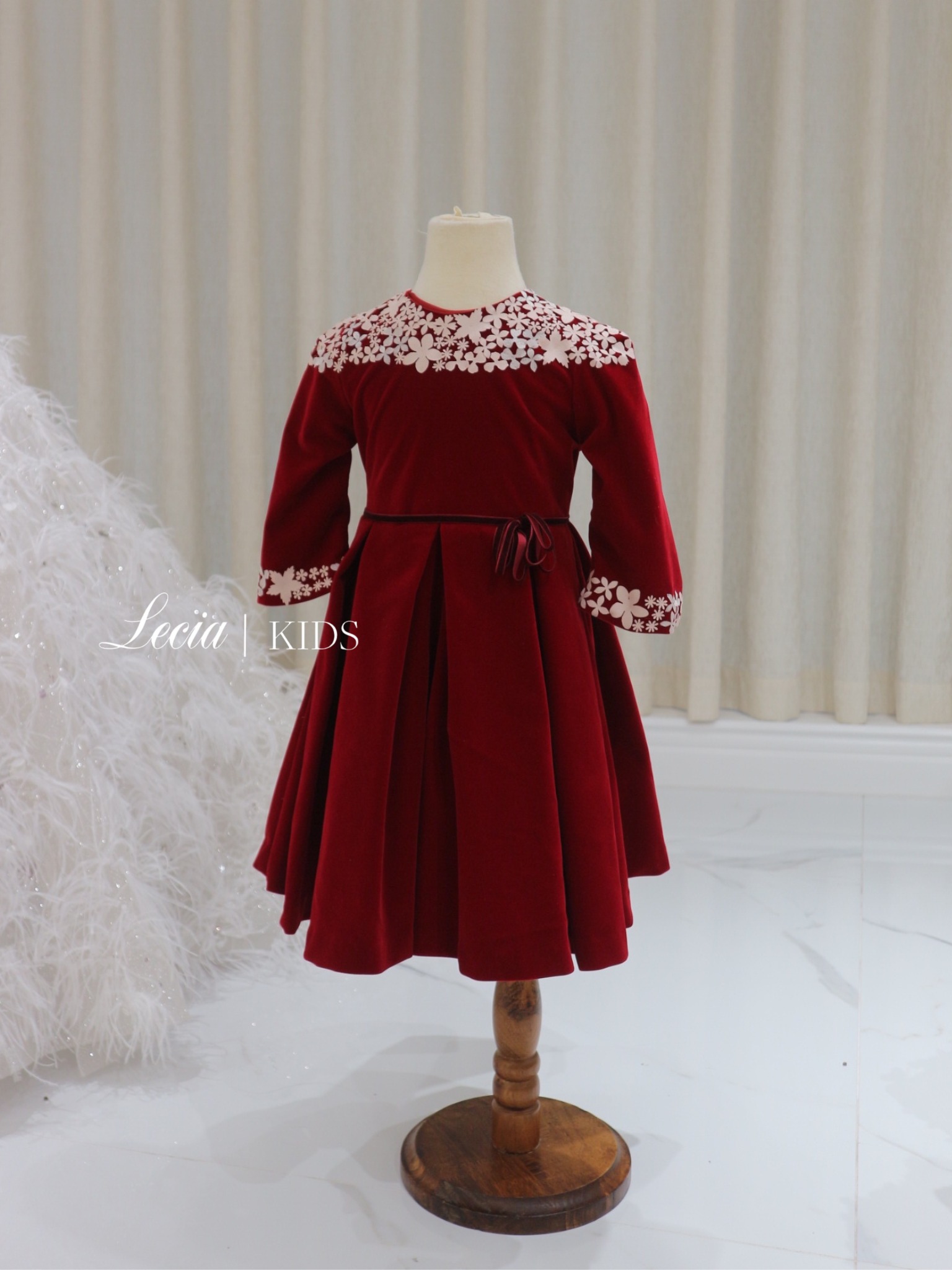 [🆕🇻🇳] Lecia Bridal & Lecia Ready-to-Wear – LECIA Kids 😎❤️️⭐️ 𝐑𝐨𝐬𝐲 𝐕𝐞𝐥𝐯𝐞𝐭 – 𝐂𝐡𝐚̂́𝐭 𝐥𝐢𝐞̣̂𝐮 𝐧𝐡𝐮𝐧𝐠 𝐚̂́𝐦 𝐚́𝐩 𝐜𝐡𝐨 𝐓𝐄̂́𝐓Chuẩn bị cho một mùa Tết tưng bừng, Rosy Velvet sẽ là điểm nhấn, giúp bé tỏa sáng nổi bật. Với chất  , shares-0✔️ , likes-8❤️️ , date-2024-01-27 07:01:30🇻🇳🇻🇳🇻🇳📰🆕