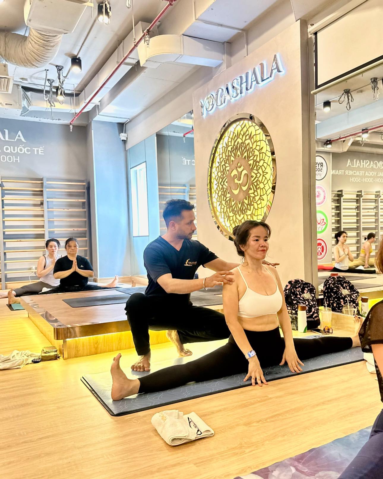 [🆕🇻🇳] YOGA SHALA – Bậc thầy ẤN ĐỘ – Đẳng cấp YOGA 🧘 Top1Yoga 🧘 YOGA HIP OPENING- GIÃN MỞ HÔNG.
 Nhiều người nghĩ yoga cho hông đơn giản là thực hiện các tư thế như tư thế xoạc ngang, xoạc dọc, Chim bồ câu…  mà nó còn , shares-1✔️ , likes-30❤️️ , date-2024-03-19 01:28:53🇻🇳🇻🇳🇻🇳📰🆕