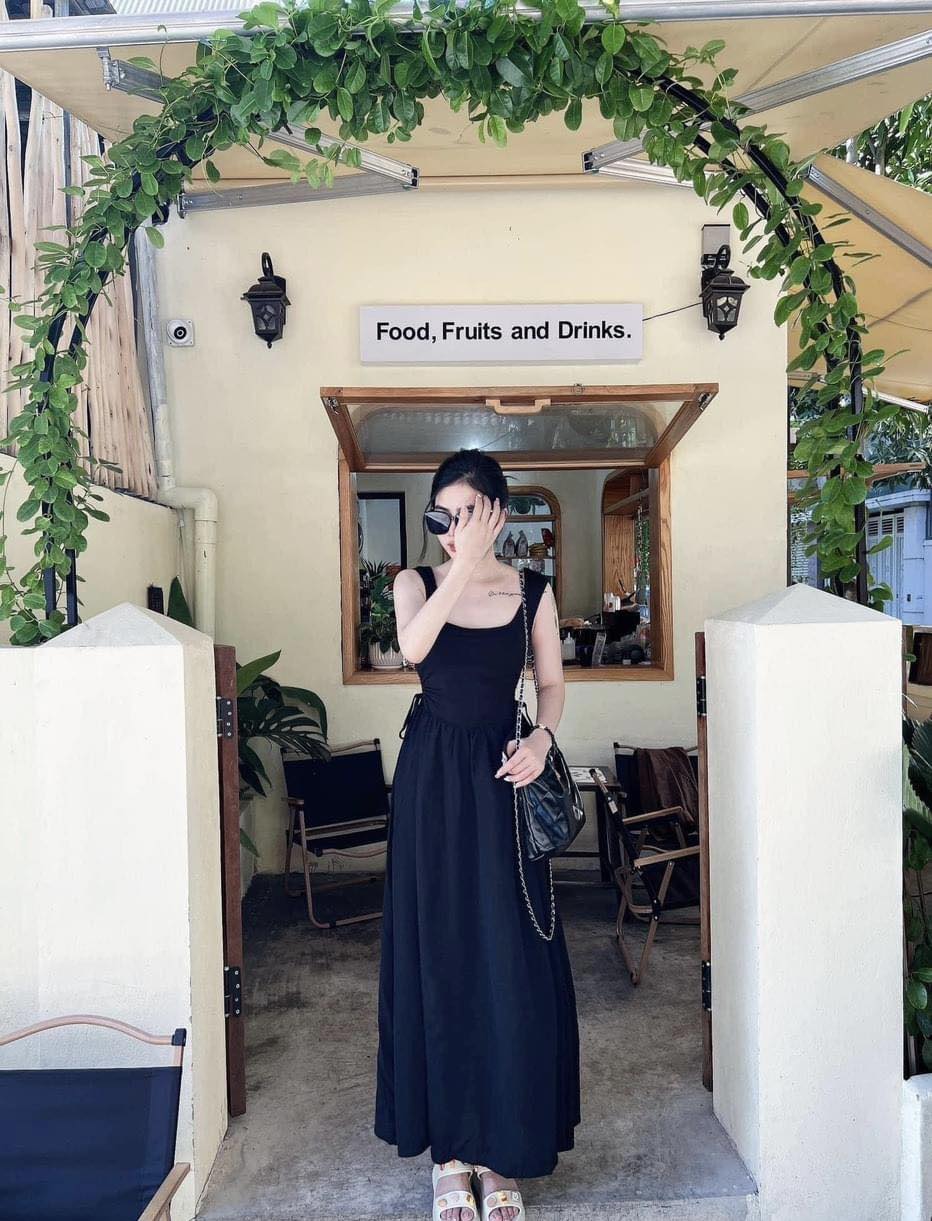 [🆕🇻🇳] Shop mẹ bé Hồng Ánh authenic 😎❤️️⭐️  e sẵn Size s m màu đen 275k chất đẹp mát xinh
Váy xinh lắm đang sêu nấc cuối ce uiii. Chất from siêu đẹp, phần eo có nhún nhẹ che bụng nên Ce mang khum l , shares-1✔️ , likes-16❤️️ , date-2024-05-13 05:09:59🇻🇳🇻🇳🇻🇳📰🆕