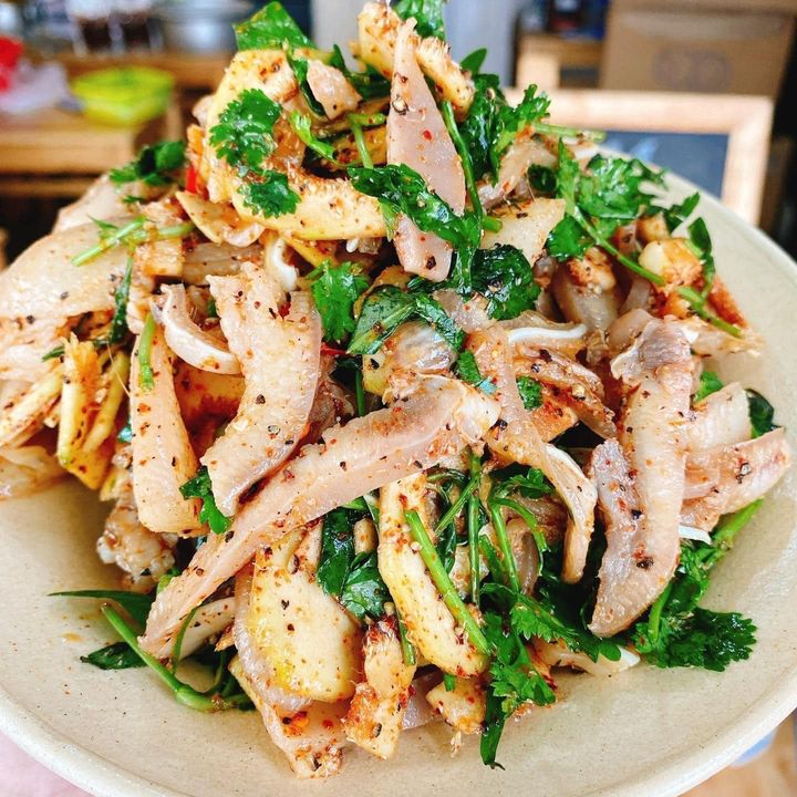 [🍜🇻🇳] CÀ MÈN – Đặc sản quê hương Quảng Trị 🍔Top1Food 🍜 – 1 món nghe tên toàn hành động, đã “bóp” rồi còn “vả” nữa. Nghe rứa thôi …