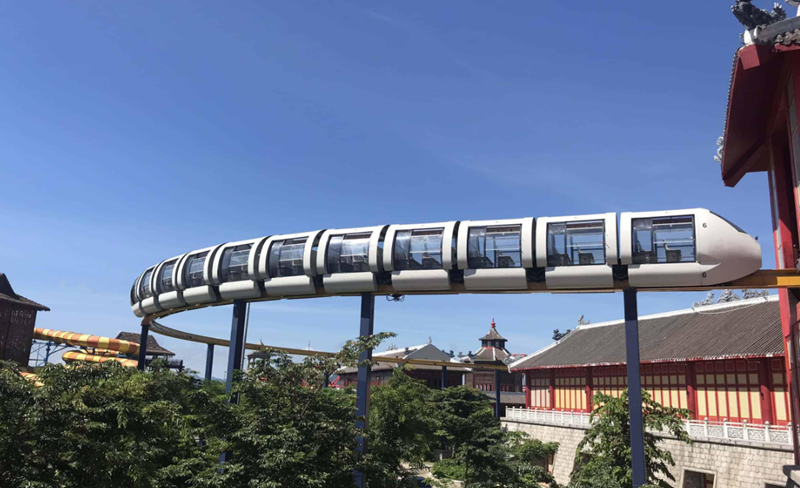 Tàu Monorail ở công viên rồng Hạ Long