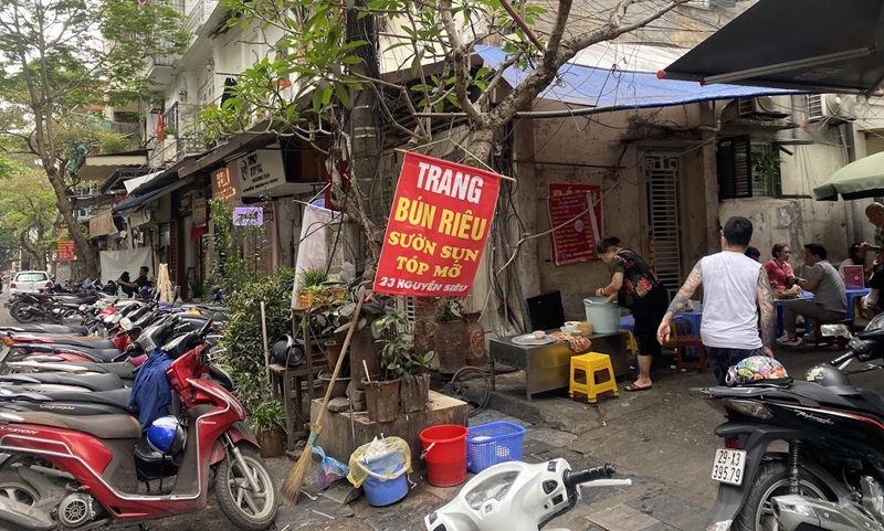 Quán bún riêu cua ở Hà Nội. Du lịch Hà Nội ăn quán bún riêu ở đâu ngon