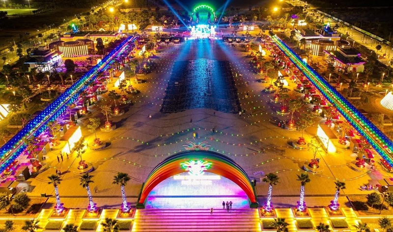 Review chợ đêm BAZAAR Hạ Long quảng trường Sun Carnival ở đâu, có gì đẹp?