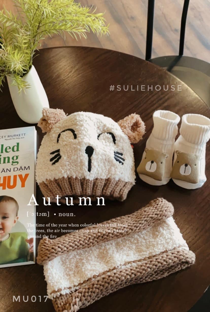 [🆕🇻🇳]  Sulie House – Chuyên tư vấn và cung cấp các sản phẩm hỗ trợ mẹ trong quá trình ăn dặm cho bé 🧑‍🧒❤️️👶⭐️  Set khăn mũ len cho béCực xinh luôn, ấm lắm ý. Mũ len gấu dễ thương cùng khăn ống ấm áp, co giãn 4 chiều
Mũ freesize cho bé 3-18m nha các mẹ
– – – – – , shares-0✔️ , likes-2❤️️ , date-2023-12-27 13:22:16🇻🇳🇻🇳🇻🇳📰🆕