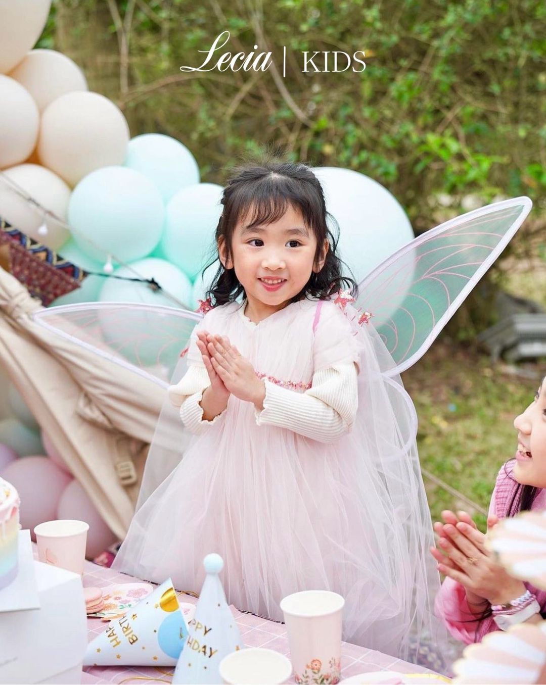 [🆕🇻🇳] Lecia Bridal & Lecia Ready-to-Wear – LECIA Kids 😎❤️️⭐️ 𝐅𝐚𝐢𝐫𝐲 𝐨𝐟 𝐭𝐡𝐞 𝐬𝐩𝐚𝐫𝐤𝐥𝐢𝐧𝐠 𝐥𝐚𝐧𝐝
—
Tặng 15% cho đơn hàng tiếp theo khi các mẹ gửi FEEDBACK đến LECIA Kids. Đừng quên chia sẻ những khoảnh khắc rực rỡ của bé đ , shares-0✔️ , likes-10❤️️ , date-2024-01-03 03:40:25🇻🇳🇻🇳🇻🇳📰🆕