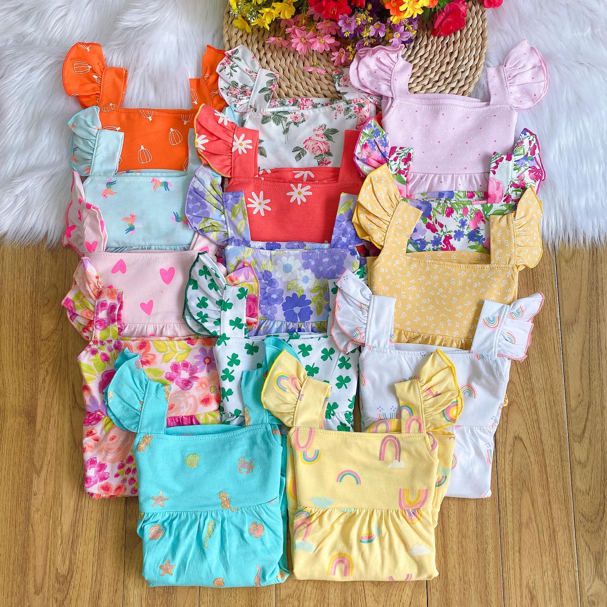 [🆕🇻🇳]  HPT KIDS STORE – Quần Áo trẻ em tận xưởng..Chuyên Sỉ lẽ Số lượng 😎❤️️⭐️  lên mẫu đầm cánh tiên, thiết kế tầng mặc bao xinh nhé ạ
chất cotton 2c vải xuất mềm mịn, thấm hút tốt
size 1-8; 8-25kg
Sỉ buôn chốt hàng theo ri nhé ạ , shares-1✔️ , likes-0❤️️ , date-2024-01-04 09:53:20🇻🇳🇻🇳🇻🇳📰🆕