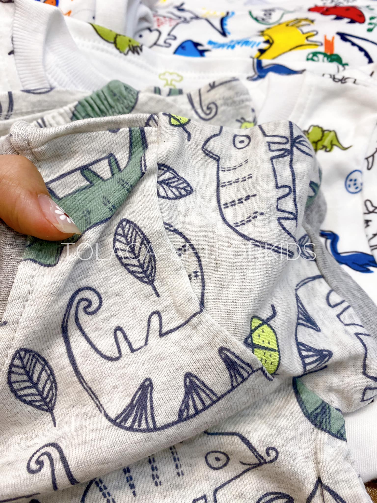 [🆕🇻🇳] Tớ là Cá – Set for Kids – Shop chuyên bán đồ bộ rời cho bé trai 0-7 tuổi 😎❤️️⭐️  Bộ cộc tay cotton 8-20kg cho bé siêu xinh. Giá chỉ #95k/bộ – 3 bộ trở lên #85k/bộ. Hàng lên từ vải dư xịn đó ạ. Quần thiết kế form bí ngô cute lắm. Inbox  , shares-15✔️ , likes-190❤️️ , date-2024-02-21 02:13:47🇻🇳🇻🇳🇻🇳📰🆕