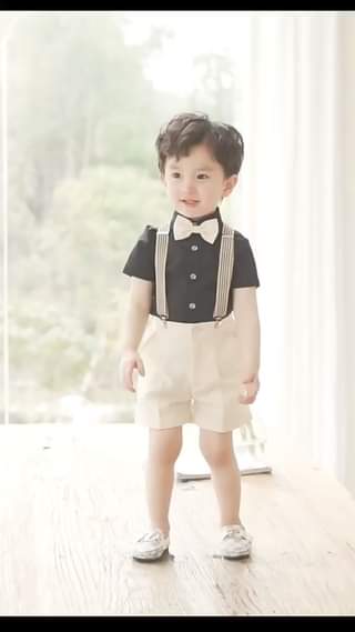 [🆕🇻🇳]  MMKID aims to bring kids the most high fashionable and high quality party design 🧑‍🧒❤️️👶⭐️ Kids boy overalls set, formal style for kids, wedding party wears, 1st birthday, family memory photos
Set 4 pieces: Short pant, shirts, bow tie and suspen , shares-0✔️ , likes-0❤️️ , date-2024-06-25 04:03:18🇻🇳🇻🇳🇻🇳📰🆕
