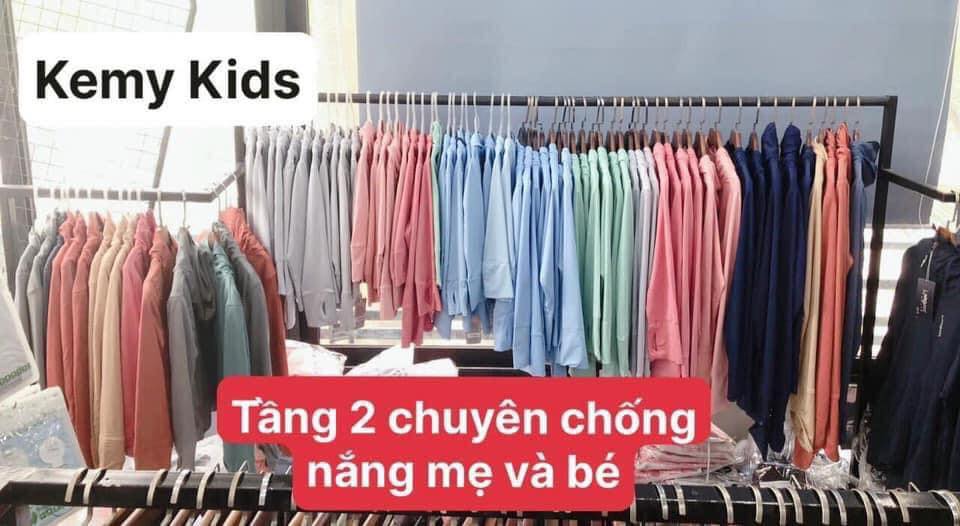 [🆕🇻🇳] Kemy Kids 😎❤️️⭐️ Hè đến bé không thể thiếu áo chống nắng nha mẹ.
Sz: 1-13y
Giá:1xx
Áo chống nắng #Dokma bảo vệ tuyệt đối làn da bé yêu trước nắng nóng mùa hè
– Chống tia U , shares-0✔️ , likes-2❤️️ , date-2024-05-16 01:53:19🇻🇳🇻🇳🇻🇳📰🆕
