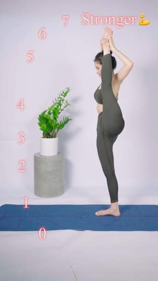 Thử thách sự dẻo dai một xíu, các nàng đang ở level mấy nhỉ
#Huyennguyenyoga #yoga #yogachallenge #thương_hiệu_đồ_tập_Livansport #reelsfypシ