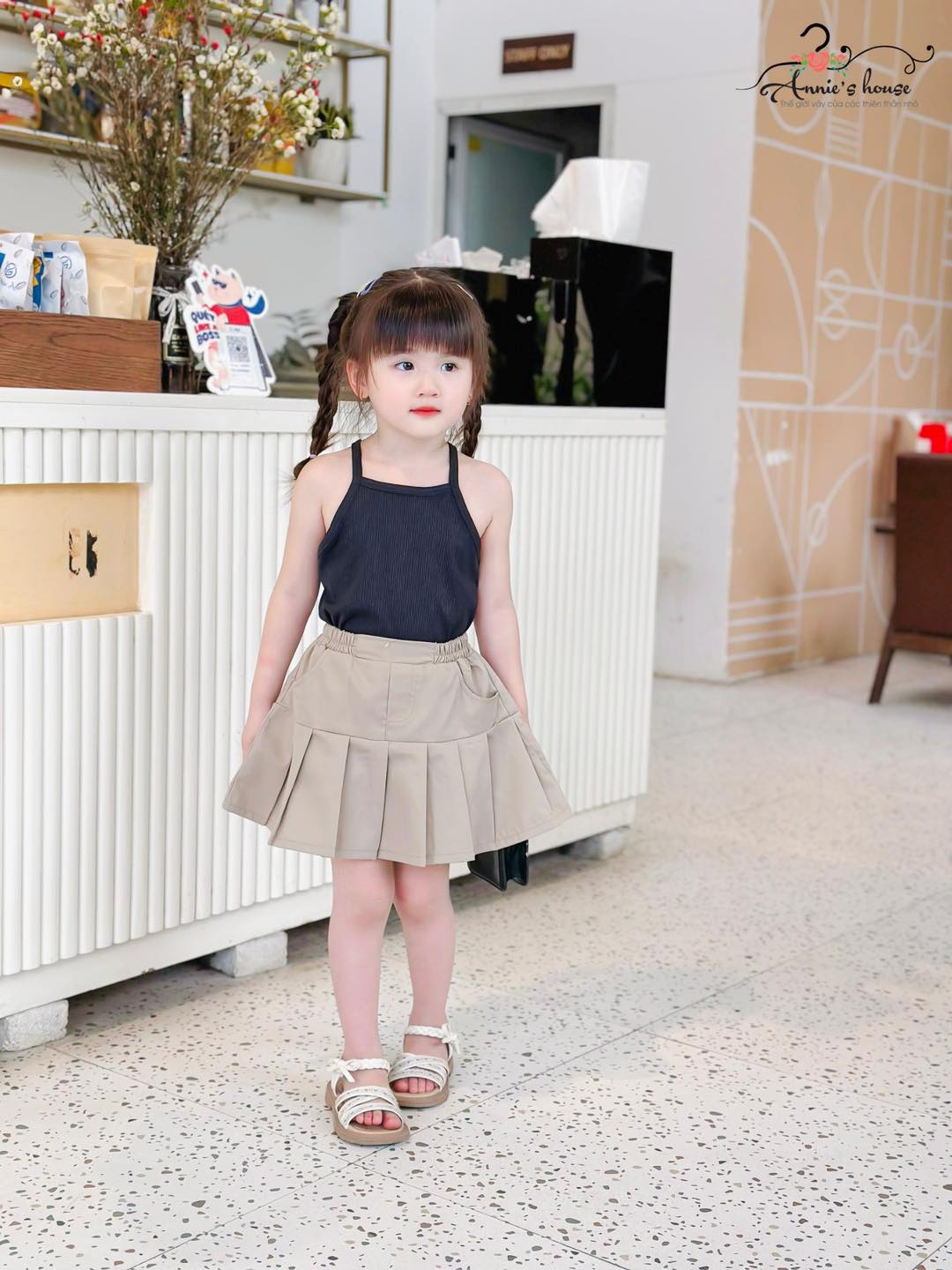 [🆕🇻🇳] Annie’s house – Thế giới váy của các thiên thần nhỏ 😎❤️️⭐️  Mùa hè đến rồi , phải sắm ngay 1 set đồ năng động để đi chơi thôi mom ơi.  #anniehousekids #dambegaithietke #thoitrangtreem #thoitrangbegai
, shares-0✔️ , likes-1❤️️ , date-2024-05-27 12:23:31🇻🇳🇻🇳🇻🇳📰🆕