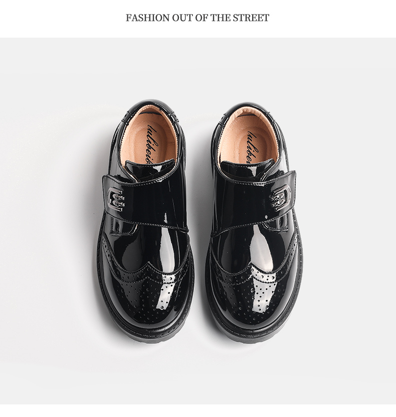 [🆕🇻🇳] TikTak House – Thời trang thiết kế cho bé 🧑‍🧒❤️️👶⭐️ Mẫu giày tây Oxford cực đẹp cho bé trai.
Giày nắp dán dễ dàng, tiện cho bé cởi ra đeo vào.
Chất liệu PU cao cấp, mềm dễ chịu, bé thoải mái chạy nhảy ạ. , shares-0✔️ , likes-2❤️️ , date-2024-06-26 03:12:49🇻🇳🇻🇳🇻🇳📰🆕