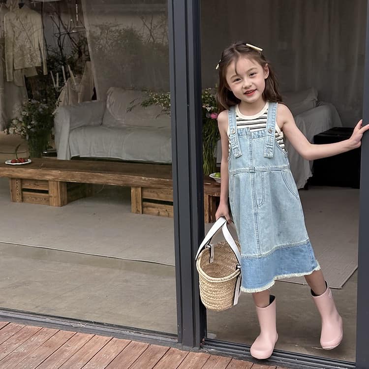 [🆕🇻🇳] Mobi Kid – Chuyên Quần Áo Trẻ Em MinkyMom 🧑‍🧒❤️️👶⭐️ Bên nhà em không có gì ngoài mẫu quần lửng
Chất thun lạnh mềm mát cho bé size 8kg đến 25kg
Nhắn tin shop mua hàng ạ Đặt hàng trực tiếp:
Shopee:
Tiktok:  , shares-0✔️ , likes-2❤️️ , date-2024-06-02 06:48:48🇻🇳🇻🇳🇻🇳📰🆕