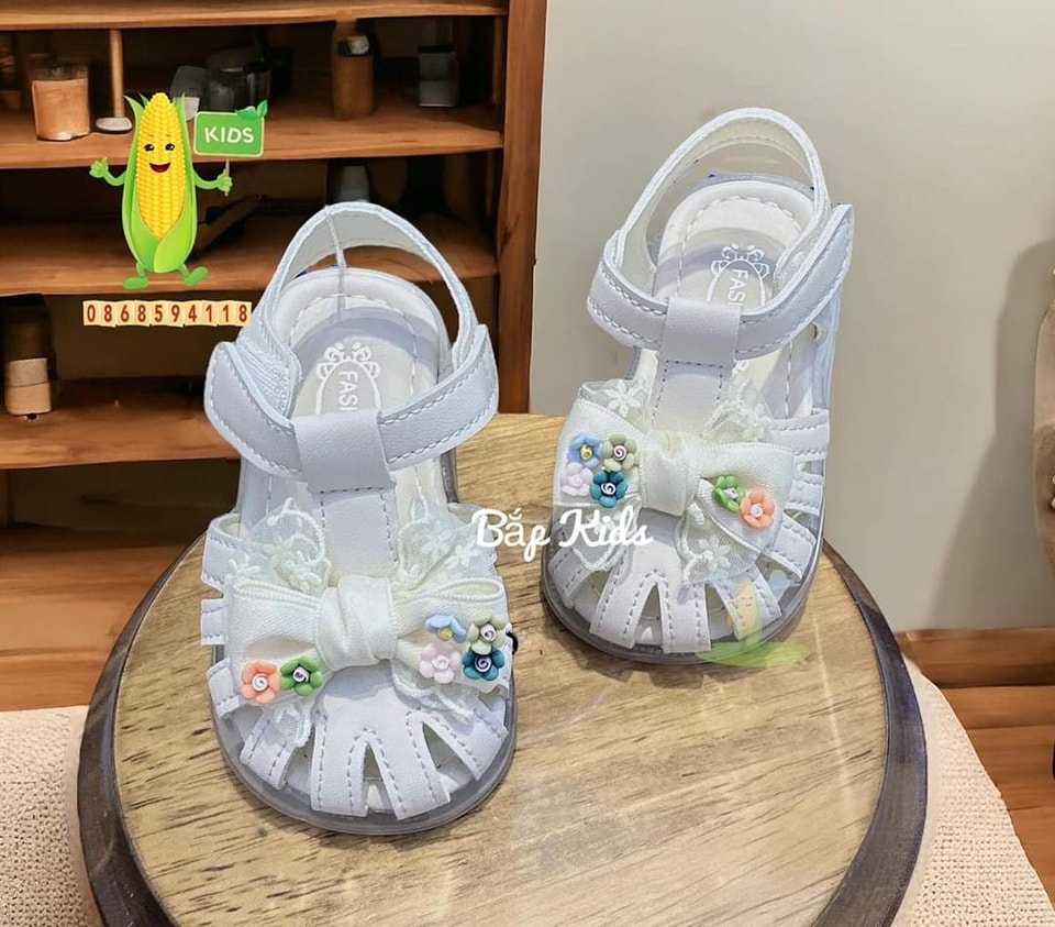 [🆕🇻🇳] BẮP KIDS – Chuyên cung cấp đồ sơ sinh cao cấp, sỉ lẻ toàn quốc : quần áo, bình sữa 🧑‍🧒❤️️👶⭐️ DÉP SANDAL  CHO BÉ YÊUHè không thể thiếu sandal cho bé đâu các mom ơi.
Thiết kế quai dán có thể thoải mái điều chỉnh.𝐁𝐀̆́𝐏 𝐊𝐈𝐃𝐒 – 𝙉𝙪̣ 𝙘𝙪̛𝙤̛̀𝙞 𝙘𝙪̉𝙖 𝙘𝙤 , shares-0✔️ , likes-0❤️️ , date-2024-06-11 03:30:15🇻🇳🇻🇳🇻🇳📰🆕