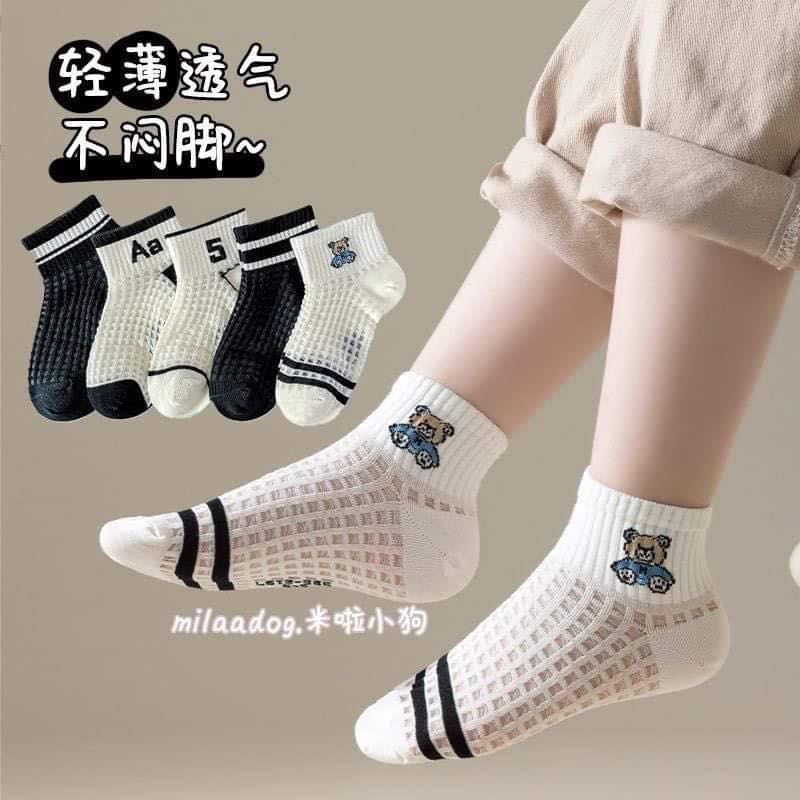 SÉT 10Đ TẤT LƯỚI TRẮNG ĐEN CHO BÉ Tất lưới thoáng khí must have cho bé trong mua hè nắng nóng như này ạ
Đi giày vận động thể thao rất cần nha, hàng đẹp g