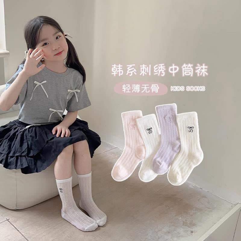 [🆕🇻🇳] Nhà Hạt Dẻ – Thời trang Trẻ em và Gia đình 😎❤️️⭐️ Cần mua ít tất điệu đà cho Dẻ mix đồ, mẹ nào cùng gout với em thì cùng chốt đơn thôi ạhh Hàng xuất Hàn xinh yêu chất đẹp, màu nhẹ nhàng dễ thương dễ đi lắm , shares-0✔️ , likes-1❤️️ , date-2024-06-12 09:29:34🇻🇳🇻🇳🇻🇳📰🆕