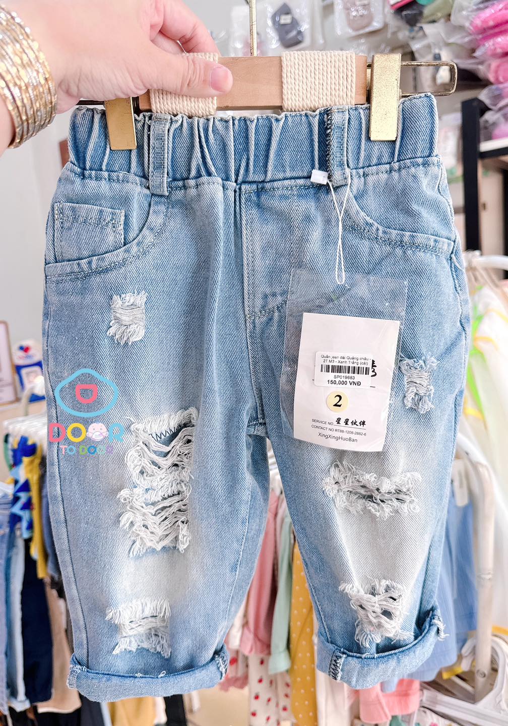 [🆕🇻🇳] Door to door Q6 – Chuyên quần áo, giày dép và phụ kiện cho bé 🧑‍🧒❤️️👶⭐️ Quần jean wax rách bụi bặm, phom lên siêu ngầu với giá rẻ hết hồn chỉ #150k/cái thôi mẹ nhé!!!
Chất jean mềm mại, thấm hút mồ hôi tốt.
Phom hiphop với điểm , shares-0✔️ , likes-0❤️️ , date-2024-06-24 03:32:46🇻🇳🇻🇳🇻🇳📰🆕