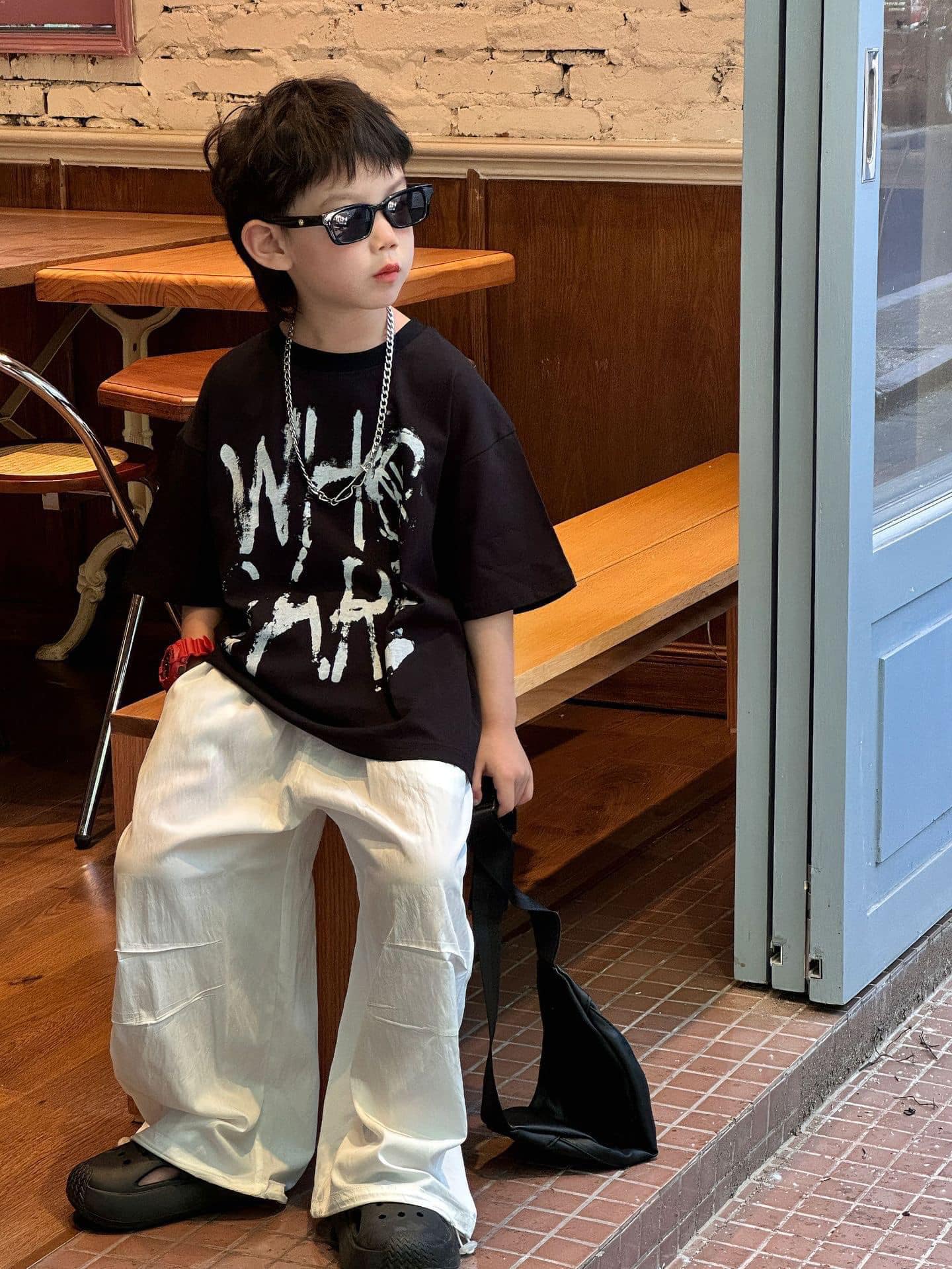 [🆕🇻🇳]  Tiệm Nhà Sam – Chuyên đồ trẻ em Style Hàn – Chuyên đồ trẻ em QCCC 🧑‍🧒❤️️👶⭐️ Đồ bé trai đẹp xĩu
Sz: 90-150
#hangorder
, shares-0✔️ , likes-1❤️️ , date-2024-06-26 15:20:07🇻🇳🇻🇳🇻🇳📰🆕