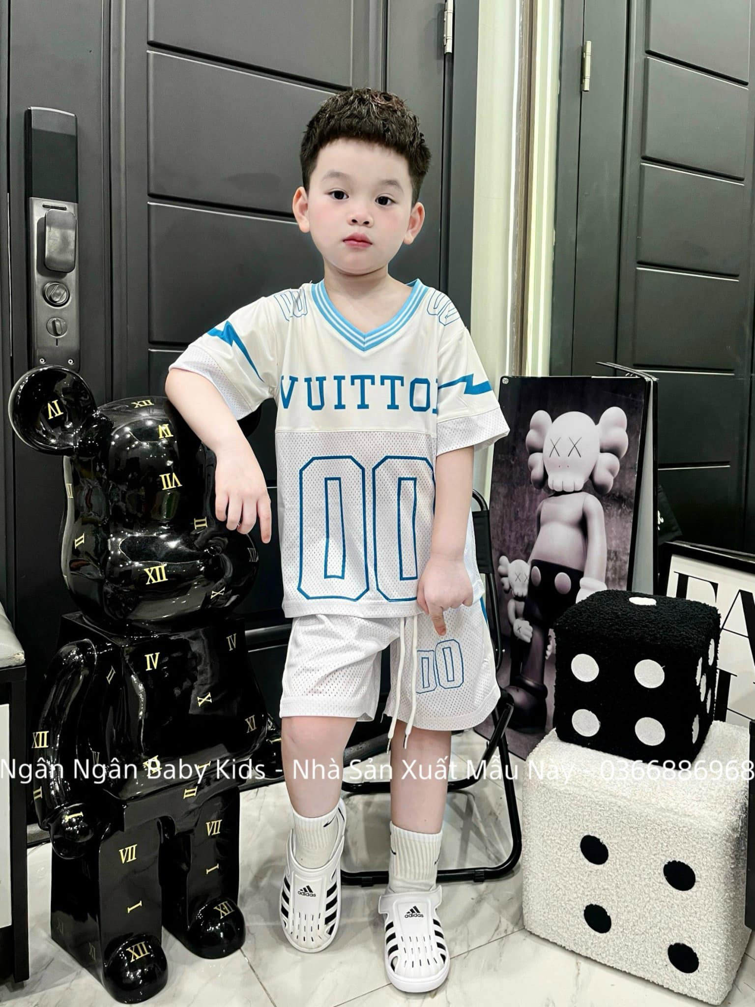 [🆕🇻🇳]  Ngân Ngân Baby Kids – Chuyên sỉ & lẻ thời trang trẻ em 🧑‍🧒❤️️👶⭐️ Set Louis vuiton cứ phải gọi là đỉnh của chóp
Set LV Lưới in siêu hot nét căng lên chuẩn phom báo phê cho các mom
Sz 90-160 (11-43kg)
, shares-0✔️ , likes-3❤️️ , date-2024-06-26 02:59:36🇻🇳🇻🇳🇻🇳📰🆕