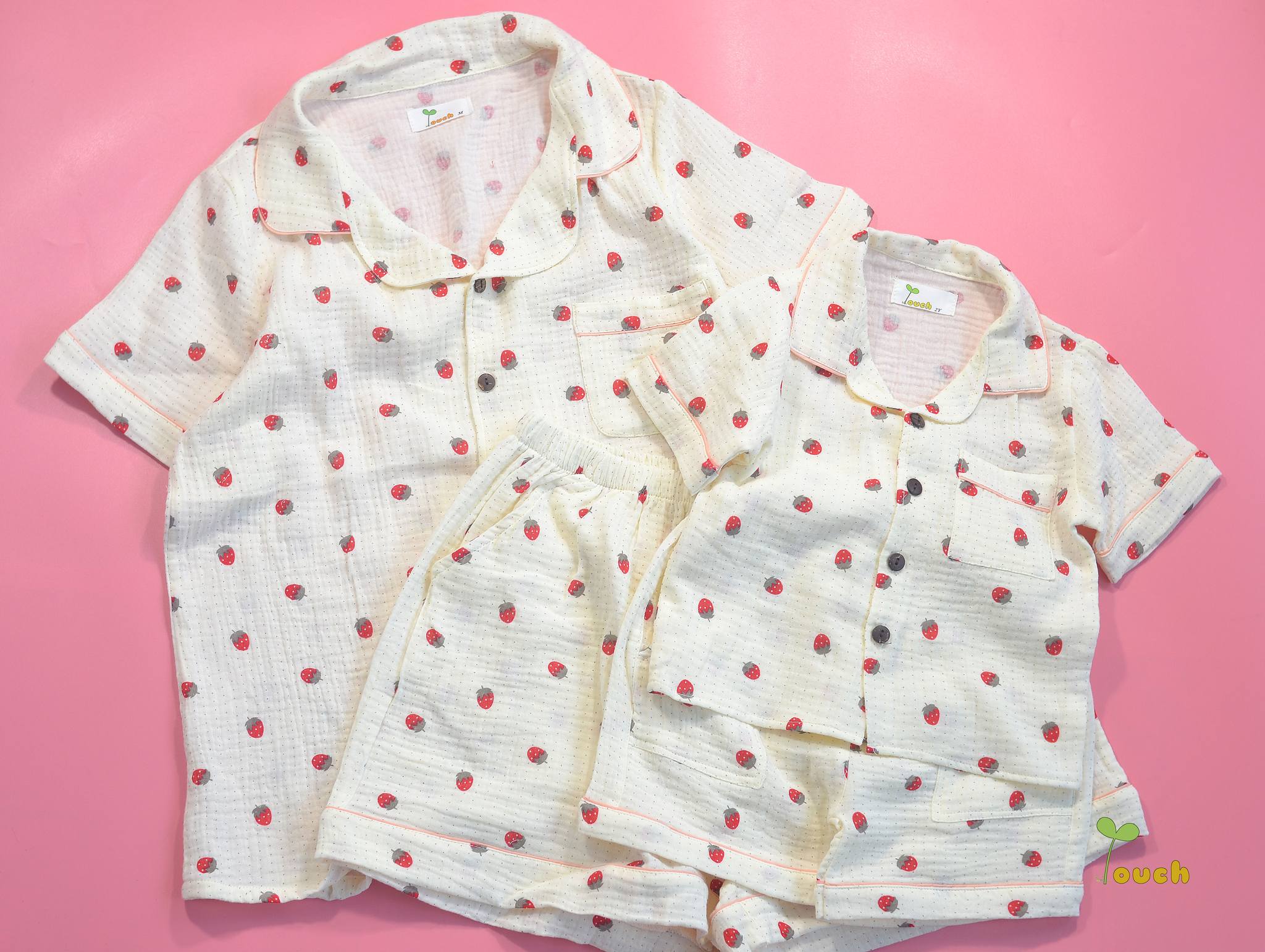 [🆕🇻🇳] Touch_Vietnam  -Touch chuyên thiết kế, sản xuất và bán sỉ, bán lẻ quần áo cao cấp trẻ em 🧑‍🧒❤️️👶⭐️ Ẻm dâu ngọt ngào này đã lên kệ full size cho mẹ và bé nhé ạ Mẹ có sẵn size S,M,L 40-60kg
Bé có size 1 tới 7, 8-22kg ạ
, shares-0✔️ , likes-7❤️️ , date-2024-06-26 06:40:53🇻🇳🇻🇳🇻🇳📰🆕