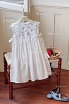 [🆕🇻🇳]  Babynista – Cung cấp quần áo trẻ em xuất khẩu, Cambodia,Thailan, Nhật.. 🧑‍🧒❤️️👶⭐️  Siêu phẩm đốn  các mẹ đây !!!  Vừa xinh vừa sang vừa mát nữa ạ Vải linen thêu style tiểu thư Hàn đẹp xuất sắc Hàng chính hãng Ambkid (ko phải hàng nhái VN , shares-0✔️ , likes-1❤️️ , date-2024-06-26 13:49:54🇻🇳🇻🇳🇻🇳📰🆕