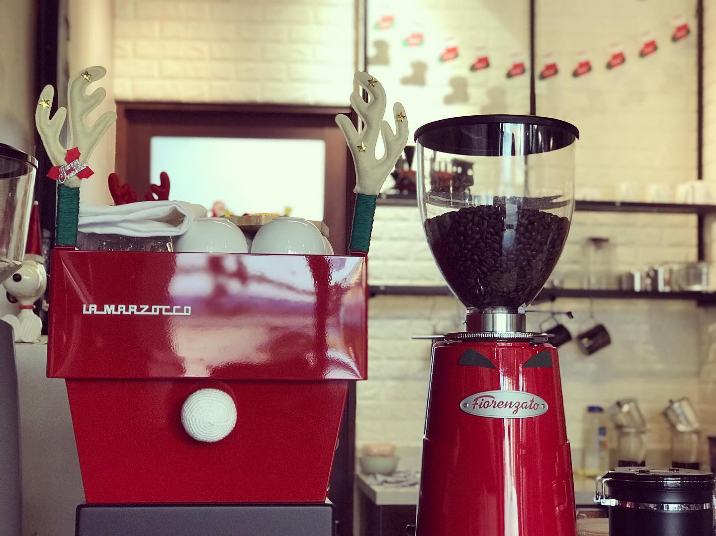 [☕️🇻🇳] Garden Coffee – Tea Thanh Sơn 🥤 Top1Coffee ☕️ Đêm đông chăn ấm e cũng chẳng cần thèm nằm…
 Tìm người thương cùng trà ấm hoa hồng mỗi tối
 , shares-0✔️ , likes-63❤️️ , date-2019-12-05 02:28:04🇻🇳🇻🇳🇻🇳📰🆕