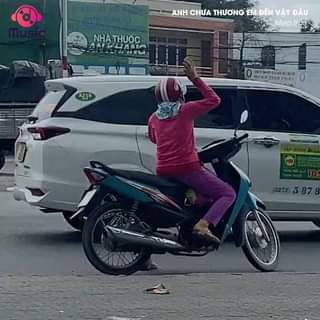 [🆕🇻🇳]  Hoàng Khánh Ly  ( VaniHouse Kids ) 🧑‍🧒❤️️👶⭐️ Đây là Ly khi Tín nói: đợi Tín đi tắm, đi vệ sinh xong Tín làm công việc phụ Ly ‍ Nguyễn Tín
Chuẩn bị xong hết thì bạn báo hủy kèo =)))
, shares-0✔️ , likes-7❤️️ , date-2024-04-12 10:53:07🇻🇳🇻🇳🇻🇳📰🆕