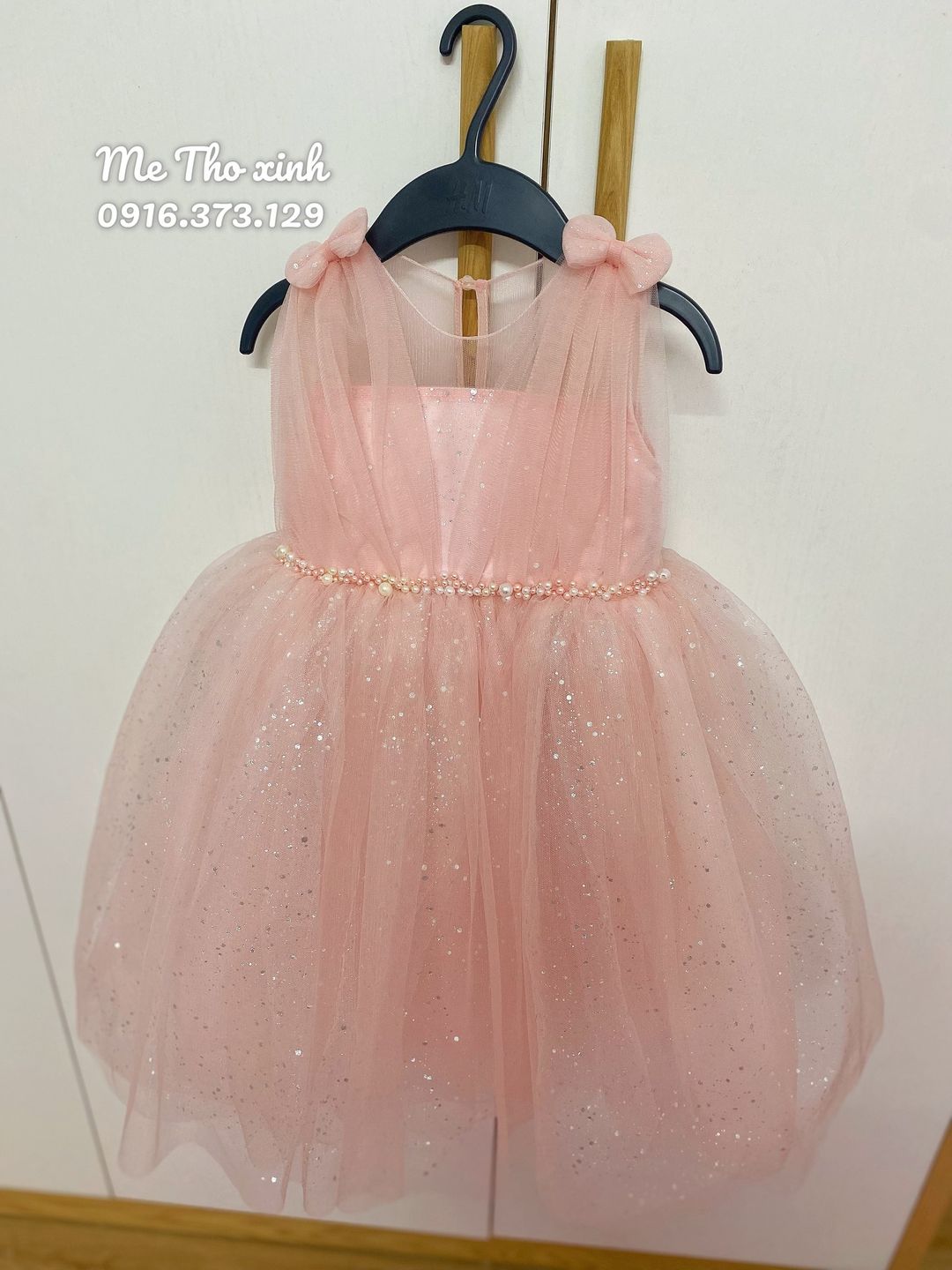 [🆕🇻🇳] Váy Công Chúa – Mẹ Thỏ Xinh – Váy công chúa thiết kế cao cấp cho bé gái 🧑‍🧒❤️️👶⭐️ Mẫu váy hồng kẹo ngọt lấp lánh bé nào cũng mê
Các #Màu xinh : Trắng, Hồng, Kem, Xanh..
Đủ #Size : 8~40kg (Size to đặt may 1 ngày có váy ạ)—————————
CAM K , shares-0✔️ , likes-0❤️️ , date-2024-02-28 14:25:59🇻🇳🇻🇳🇻🇳📰🆕