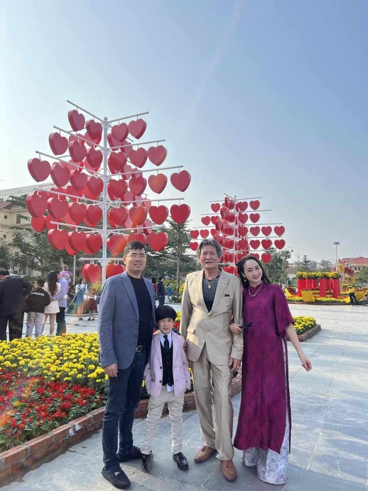 [🆕🇻🇳] Áo Dài Mẹ và Bé Kengin – Áo dài cho mẹ, cho bé, cho cả nhà mình 🧑‍🧒❤️️👶⭐️ 𝐅𝐄𝐄𝐃𝐁𝐀𝐂𝐊 | 𝐊𝐄𝐍𝐆𝐈𝐍 𝐓𝐄𝐓 𝟐𝟎𝟐𝟒
“𝐇𝐲̉ 𝐤𝐡𝐢́ 𝐥𝐚̂𝐦 𝐦𝐨̂𝐧
𝐗𝐮𝐚̂𝐧 𝐩𝐡𝐨𝐧𝐠 𝐭𝐨̂́𝐧𝐠 𝐩𝐡𝐮̛𝐨̛́𝐜”
Nhân dịp năm mới, 𝙆𝙀𝙉𝙂𝙄𝙉 xin được cảm ơn toàn thể các khách hàng tuyệt vời đã  , shares-0✔️ , likes-11❤️️ , date-2024-03-01 13:45:22🇻🇳🇻🇳🇻🇳📰🆕