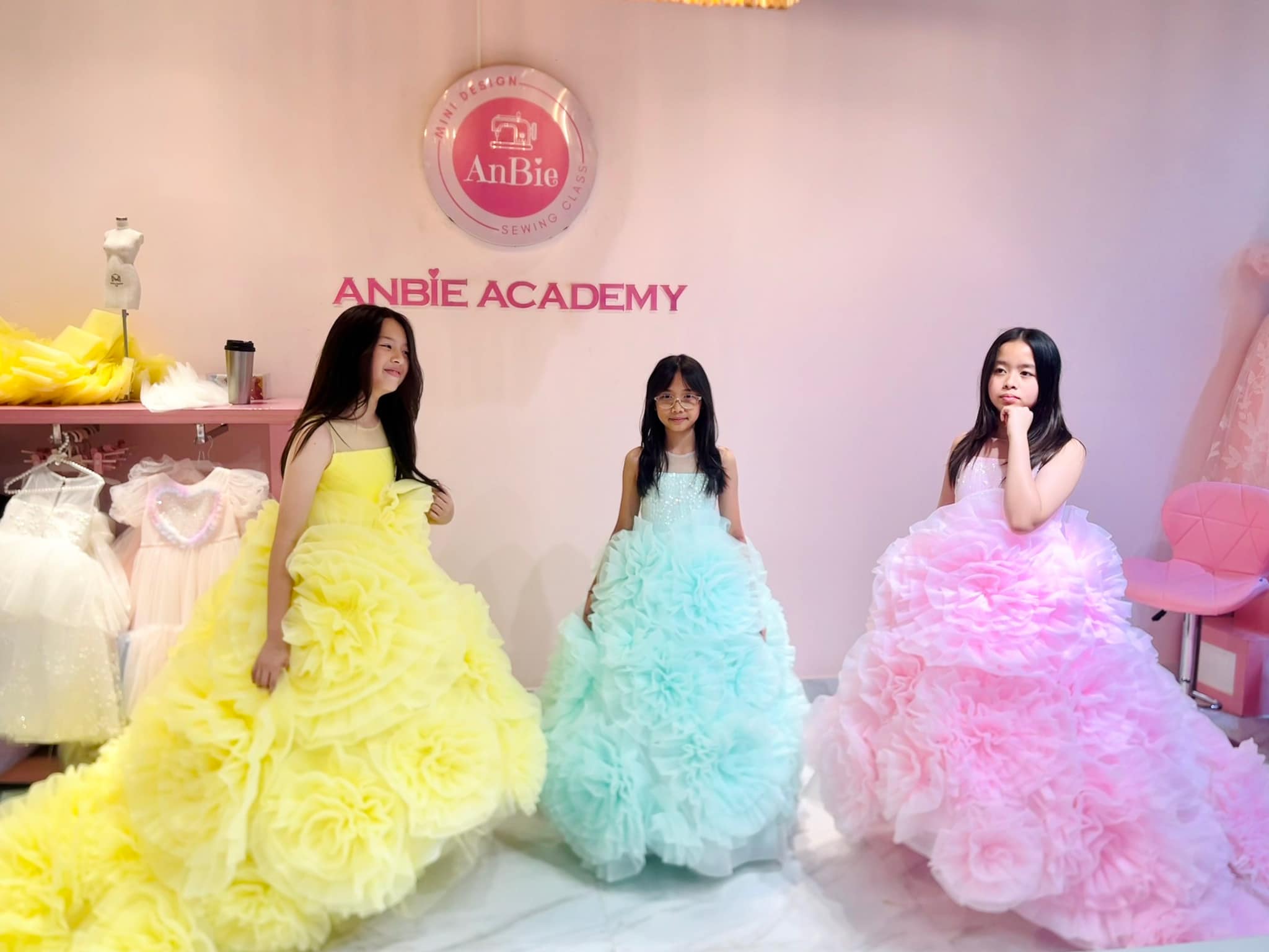 [🆕🇻🇳] Những Bông Hoa Nhỏ (AnBi Kids) 😎❤️️⭐️ Chúc mừng ngày quốc tế phụ nữ mùng 8/3
BST Flowers mang đến một thông điệp thật đẹp đẽ ! Luôn luôn rực rỡ và xinh đẹp tỏa hương thơm ngát và đầy kiêu hãn , shares-1✔️ , likes-13❤️️ , date-2024-03-08 09:29:51🇻🇳🇻🇳🇻🇳📰🆕