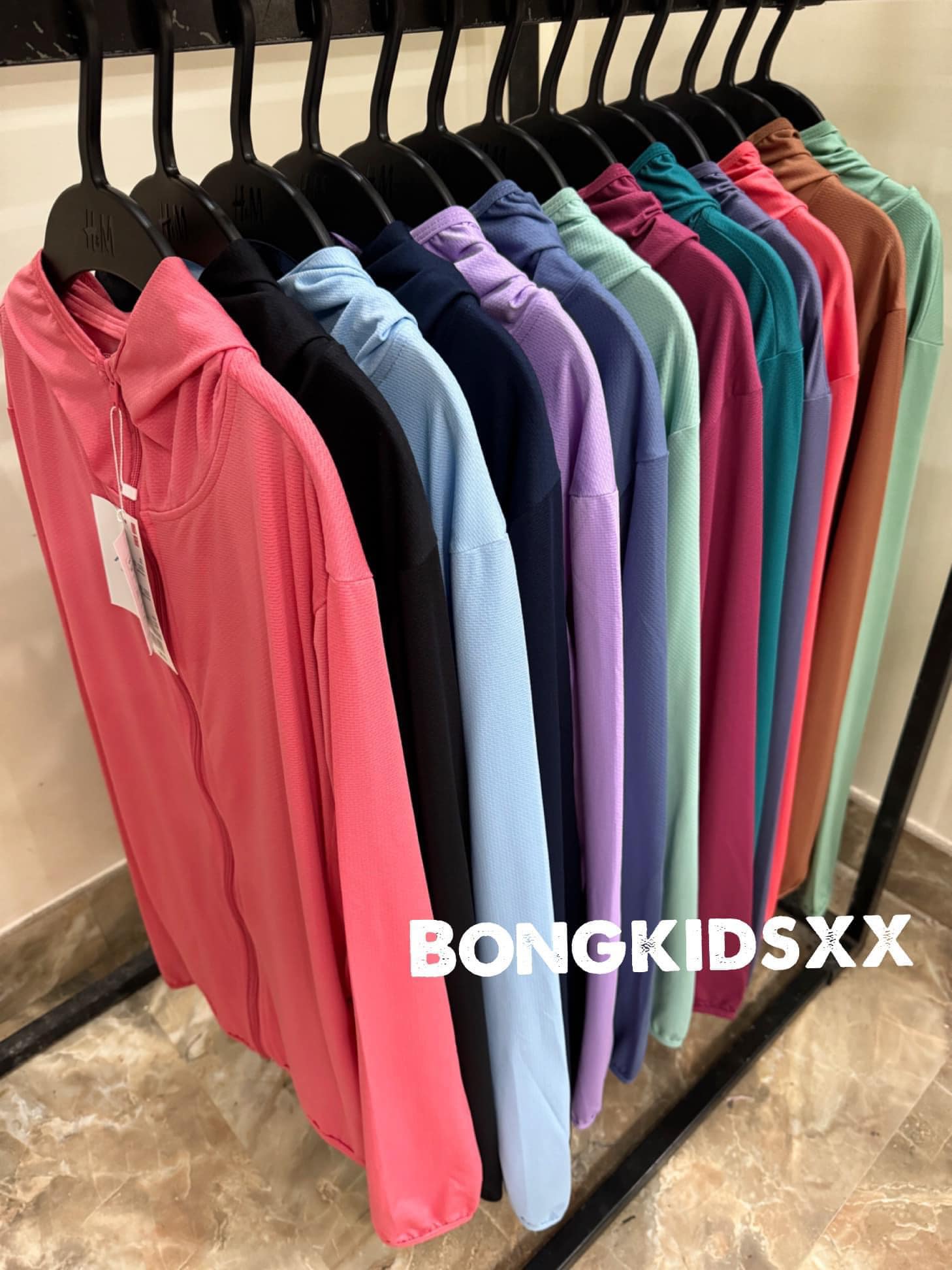 [🆕🇻🇳] Bống Kids : Quần áo trẻ em xuất xịn 🧑‍🧒❤️️👶⭐️
Chắc ai đó sẽ đang cần đây ạ. Lô này về giá quá tốt. Jacket Chống Nắng AIRism chất đanh cầm thích cực. K cần mua hãng làm gì, hãng bán gần 700k thì qua n , shares-0✔️ , likes-0❤️️ , date-2024-04-17 01:48:17🇻🇳🇻🇳🇻🇳📰🆕