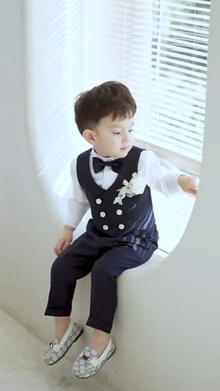 [🆕🇻🇳]  MMKID aims to bring kids the most high fashionable and high quality party design 🧑‍🧒❤️️👶⭐️ Set Gile hay còn gọi là vest cho bé trai mặc trong các dịp thôi nôi, sinh nhật, chụp ảnh, tiệc cưới, tiệc hay sự kiện quan trọng cùng gia đình. Với chất li , shares-0✔️ , likes-0❤️️ , date-2024-05-28 14:38:01🇻🇳🇻🇳🇻🇳📰🆕