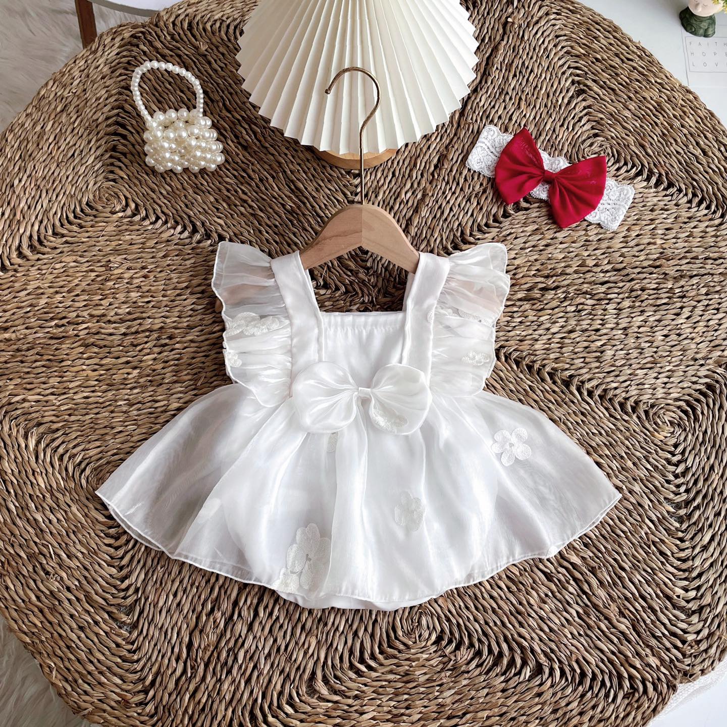 [🆕🇻🇳] Baby Mom – Mẹ và bé 🧑‍🧒❤️️👶⭐️ Nút bịt ổ điện 10k/ chục
Đảm bảo an toàn cho bé khỏi các ổ điện trong gia đình
Nút che ổ cắm điện
+ Chất liệu: Nhựa ABS
+ Công dụng: Bịt ổ cắm điện
Bịt ổ đ , shares-0✔️ , likes-3❤️️ , date-2024-04-16 20:53:56🇻🇳🇻🇳🇻🇳📰🆕