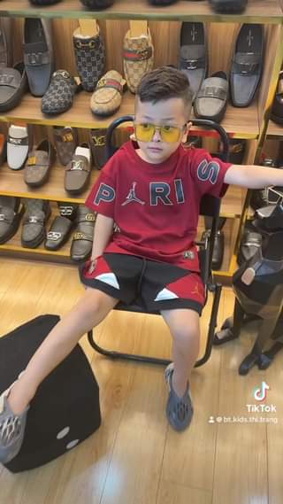 [🆕🇻🇳] Bột Kids – Chuyên Thời Trang Trẻ Em Cao Cấp 🧑‍🧒❤️️👶⭐️ Chun Chun Chun …. Mặc gì đẹp thế, shares-0✔️ , likes-4❤️️ , date-2024-07-11 17:25:41🇻🇳🇻🇳🇻🇳📰🆕