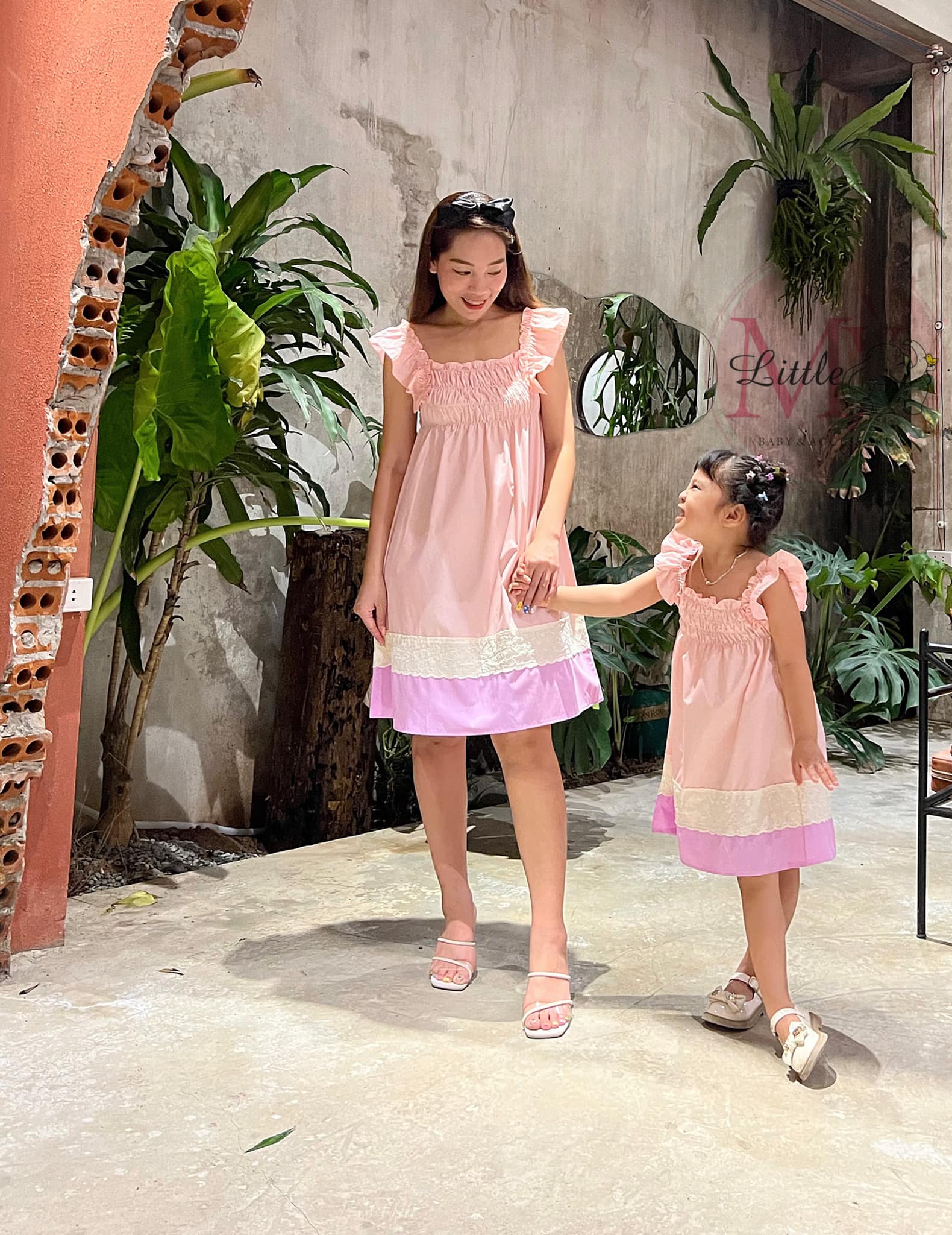 [🆕🇻🇳]  Little My – Cửa hàng quần áo sơ sinh & trẻ em 🧑‍🧒❤️️👶⭐️ Hạnh phúc, đôi khi đơn giản chỉ là Mình cùng nhau
Set váy Mẹ và Bé xinh cực xinh Mỳ #có_sẵn
Mẹ:: 45kg – 68kg
Bé:: 10-26kg
, shares-0✔️ , likes-142❤️️ , date-2024-05-29 02:08:32🇻🇳🇻🇳🇻🇳📰🆕