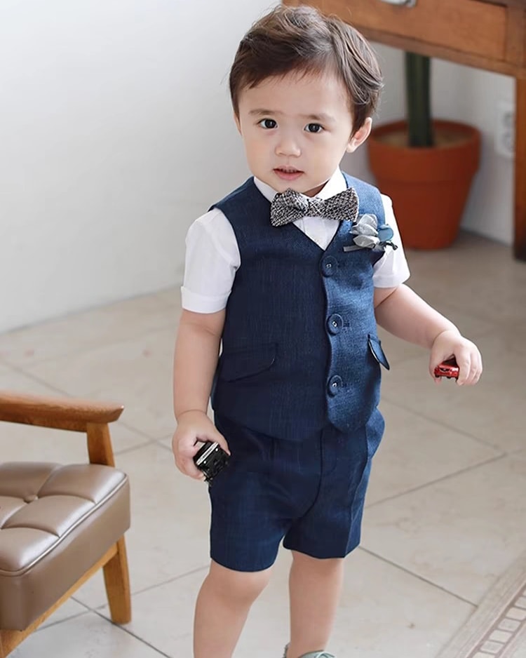[🆕🇻🇳]  MMKID aims to bring kids the most high fashionable and high quality party design 🧑‍🧒❤️️👶⭐️ Vest/ Gile for Kids Boy’s
Color: Blue Navy
Size available: 73-150
Design style: Formal
Available now at MMKID
#gilebetrai #vestbetrai #vestcaocapchobe , shares-1✔️ , likes-33❤️️ , date-2024-05-30 21:55:31🇻🇳🇻🇳🇻🇳📰🆕