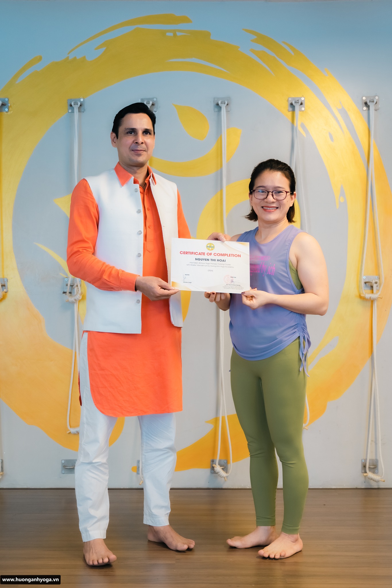 [🆕🇻🇳] Hương Anh Fitness & Yoga 🧘 Top1Yoga 🧘  LỄ TRAO BẰNG TRỊ LIỆU 30H K2 | 𝐌𝐀𝐒𝐓𝐄𝐑 𝐕𝐈𝐑𝐄𝐍𝐃𝐄𝐑

Xin chúc mừng các tân cử nhân đã hoàn thành xuất sắc chương trình đào tạo trị liệu 30 giờ Master Virender! , shares-0✔️ , likes-24❤️️ , date-2024-05-16 20:55:36🇻🇳🇻🇳🇻🇳📰🆕