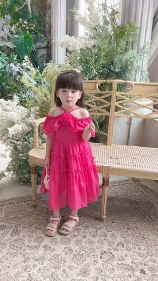 [🆕🇻🇳] Thóc.Bi Designer for kids  – Thiết kế & Thời trang 🧑‍🧒❤️️👶⭐️  Lookbook là phụ. Mukbang là chính!
Kitty ngoài đời đáng yêu xinh xắn hơn cả trên phim luôn nhé các bạn!
, shares-0✔️ , likes-18❤️️ , date-2024-06-11 02:02:57🇻🇳🇻🇳🇻🇳📰🆕