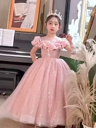 SIÊU PHẨM CỦA NHÀ E LÊN KỆ
mẫu này mà bé đi tiệc tham gia SHOW thì ai sang bằng
ĐỦ SIZE 7KG -53KG
#váy_công_chúa_bé_gái #đầm_cho_bé_gái #váy_xinh_cho