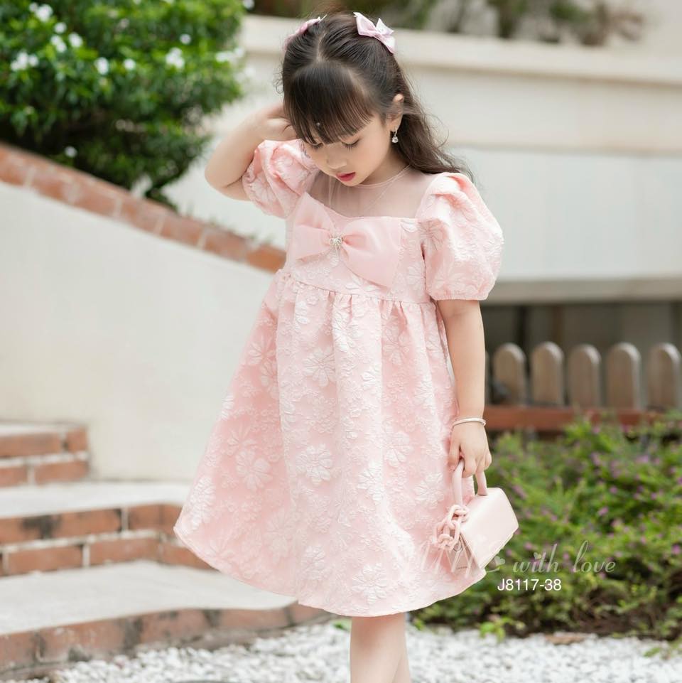 [🆕🇻🇳] Annie’s house – Thế giới váy của các thiên thần nhỏ 😎❤️️⭐️  Đầm hồng nơ hoa nổi xinh xinh #sale nhiệt tình luôn mom nha.
Size 1: 10-12kg
Size 10: 33-36kg
, shares-0✔️ , likes-1❤️️ , date-2024-05-21 19:53:48🇻🇳🇻🇳🇻🇳📰🆕