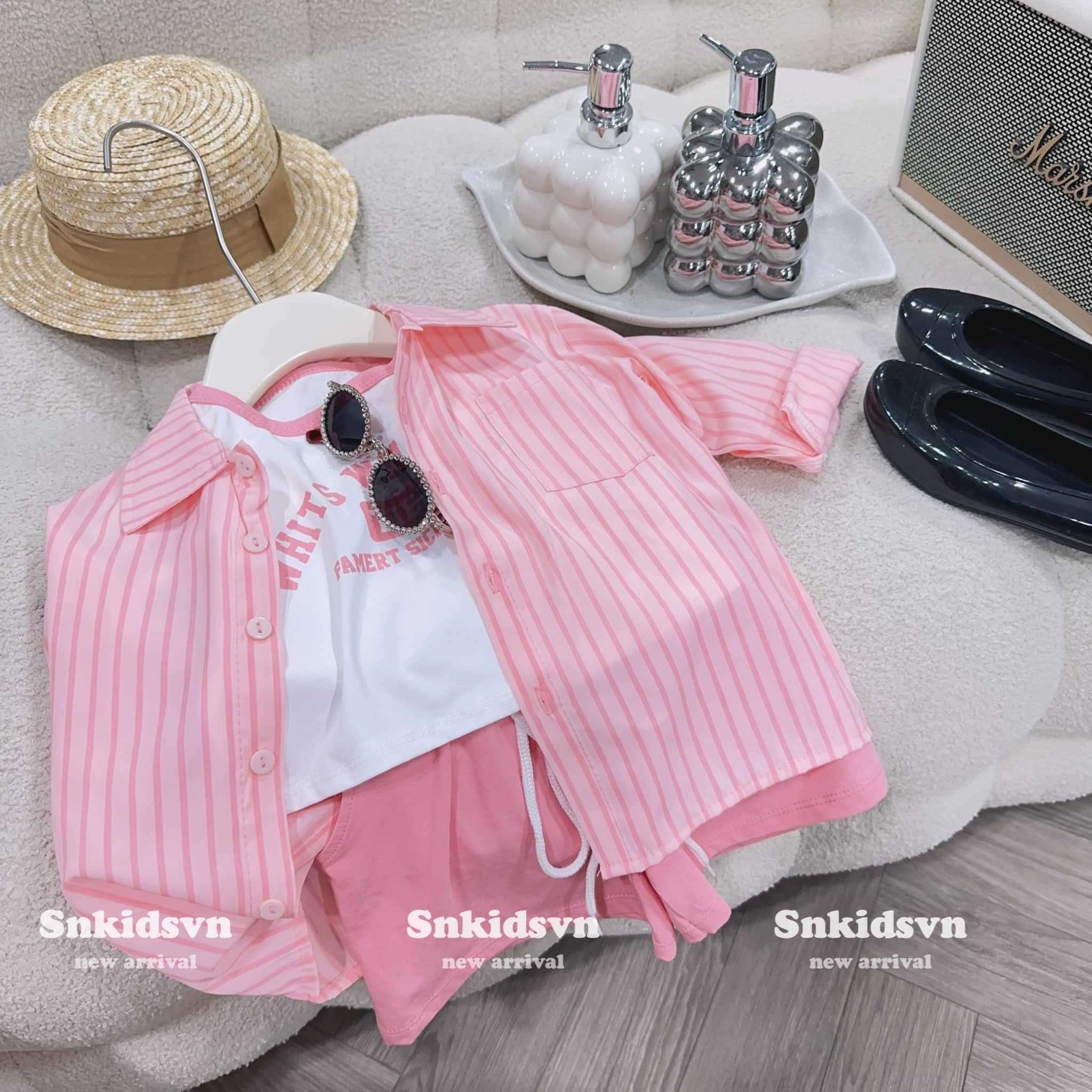 [🆕🇻🇳] Shop quần áo trẻ em minkids 😎❤️️⭐️ 𝗞𝗵𝗼̂𝗻𝗴 𝗽𝗵𝗮̉𝗶 𝘁𝗵𝘂̛́ 𝟮, 𝘁𝗵𝘂̛́ 𝟯, 𝘁𝗵𝘂̛́ 𝟱, 𝘁𝗵𝘂̛́ 𝟲
𝗘𝗺 𝗺𝗼̛́𝗶 𝗹𝗮̀ “𝘁𝗵𝘂̛́” đ𝗮́𝗻𝗴 đ𝗲̂̉ 𝘆𝗲̂𝘂
Ôi lại sỉu up sỉu down với sét xinh nèSét 3ct áo khoác sơ mi thô  , shares-0✔️ , likes-0❤️️ , date-2024-05-17 04:56:30🇻🇳🇻🇳🇻🇳📰🆕