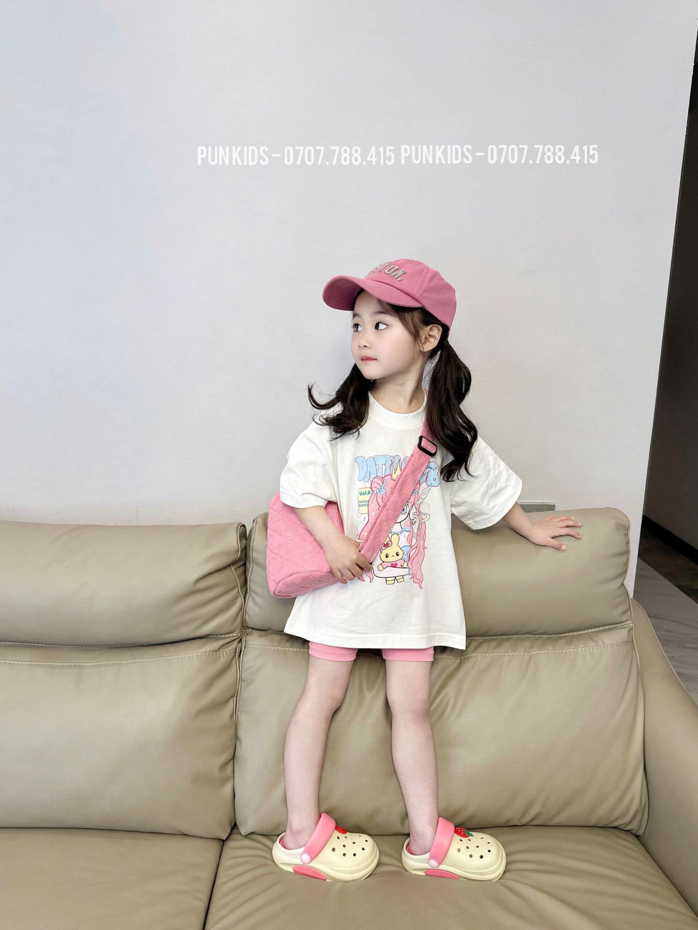 [🆕🇻🇳] PUN KIDS – 🌈Pun Kids chuyên order hàng cao cấp quần áo phụ kiện 🧑‍🧒❤️️👶⭐️ Áo thun phối quần legging hồng pastel đủ xinh xắn chưa ạ
Size : 90-140
Cả set áo quần : #310k PUN KIDS – Quần Áo xinh cho bé
Hotline (sỉ):  0707.788.415 , shares-0✔️ , likes-1❤️️ , date-2024-05-13 20:28:31🇻🇳🇻🇳🇻🇳📰🆕