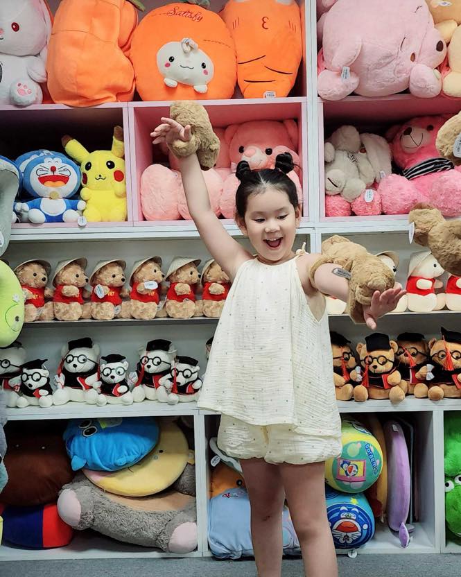 [🆕🇻🇳]  Kids Homewear –  Áo Lá Homewear – Thời trang mặc nhà cho bé 🧑‍🧒❤️️👶⭐️ – Bộ bé gái với thiết kế dạng yếm siêu cưng, dây cột điều chỉnh, quần bí phồng có lớp lót.
Chất liệu xô muslin cực kỳ thấm hút mồ hôi. Chất xô siêu nhẹ t , shares-0✔️ , likes-0❤️️ , date-2024-05-22 14:00:08🇻🇳🇻🇳🇻🇳📰🆕