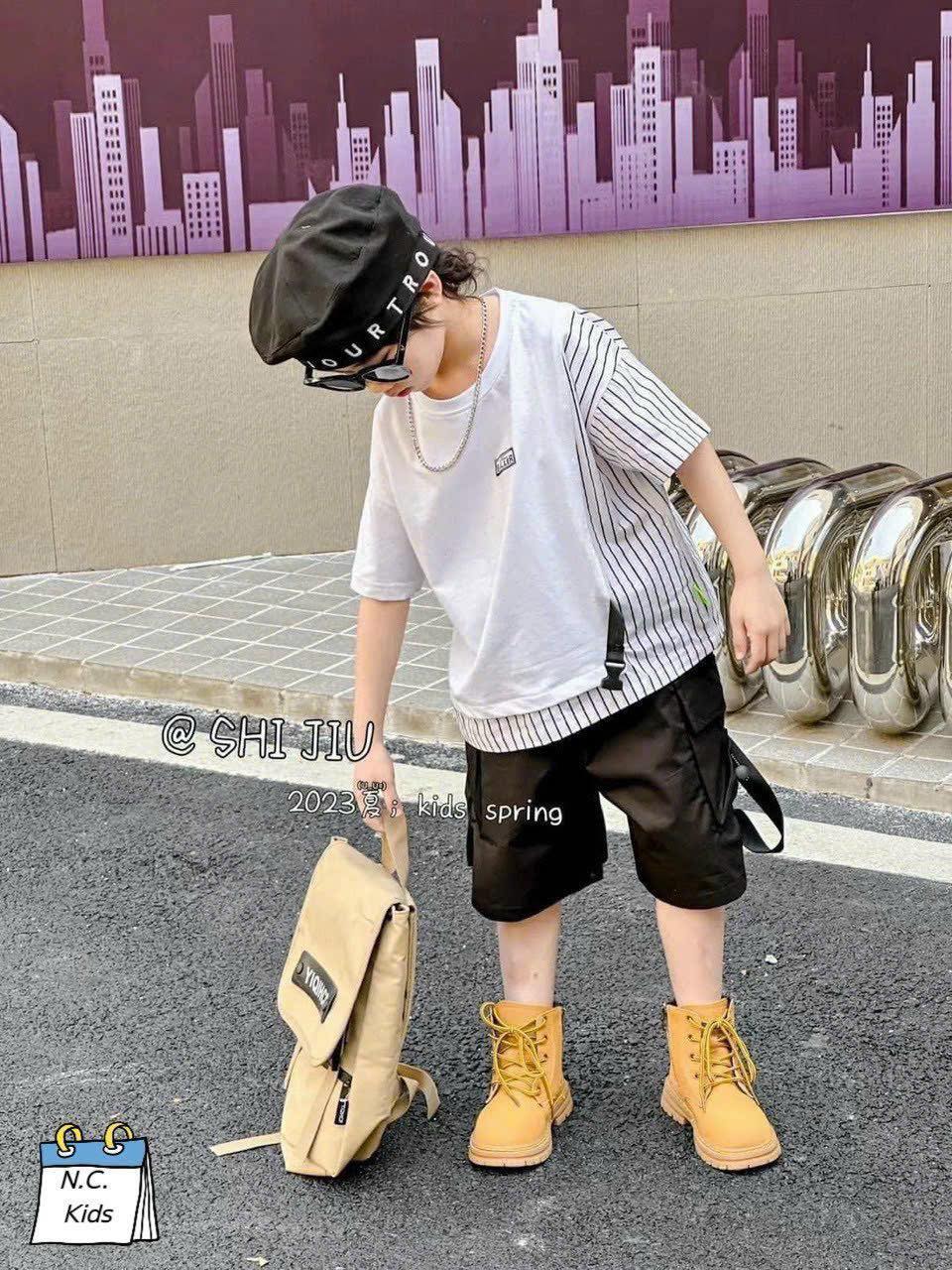 [🆕🇻🇳] Shop ZUKA Thời Trang Trẻ Em Cao Cấp 😎❤️️⭐️ Trộm vía quá nè
Trắng và đen còn sz 160
Bé 37kg đến 40kg là vừa
Em sale 20% 1/6 nha
Chốt nhanh mẹ ơi
, shares-1✔️ , likes-3❤️️ , date-2024-05-27 11:28:25🇻🇳🇻🇳🇻🇳📰🆕